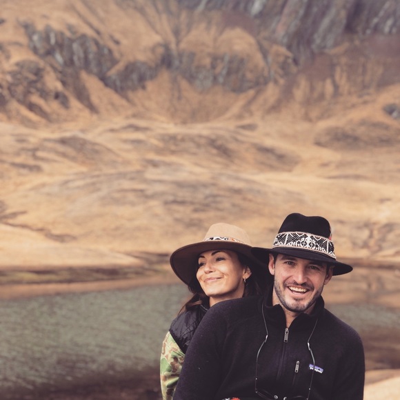 Meet your POSH Ladayyyyy - Picture 7 of 16